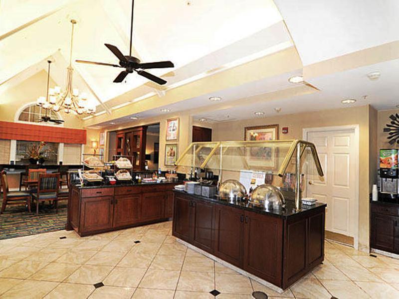 Airport Hotel 3*