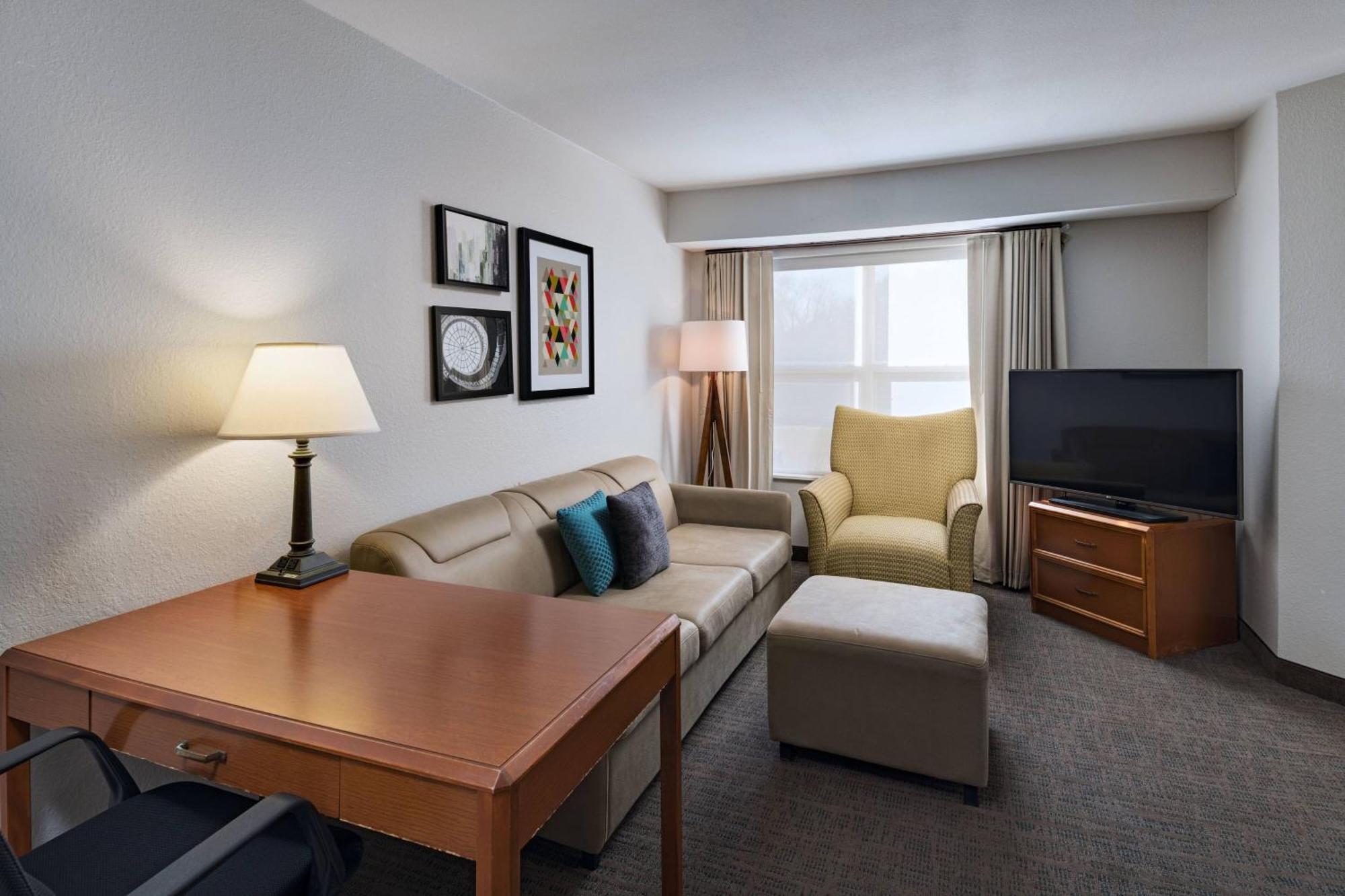 Airport Hotel 3*