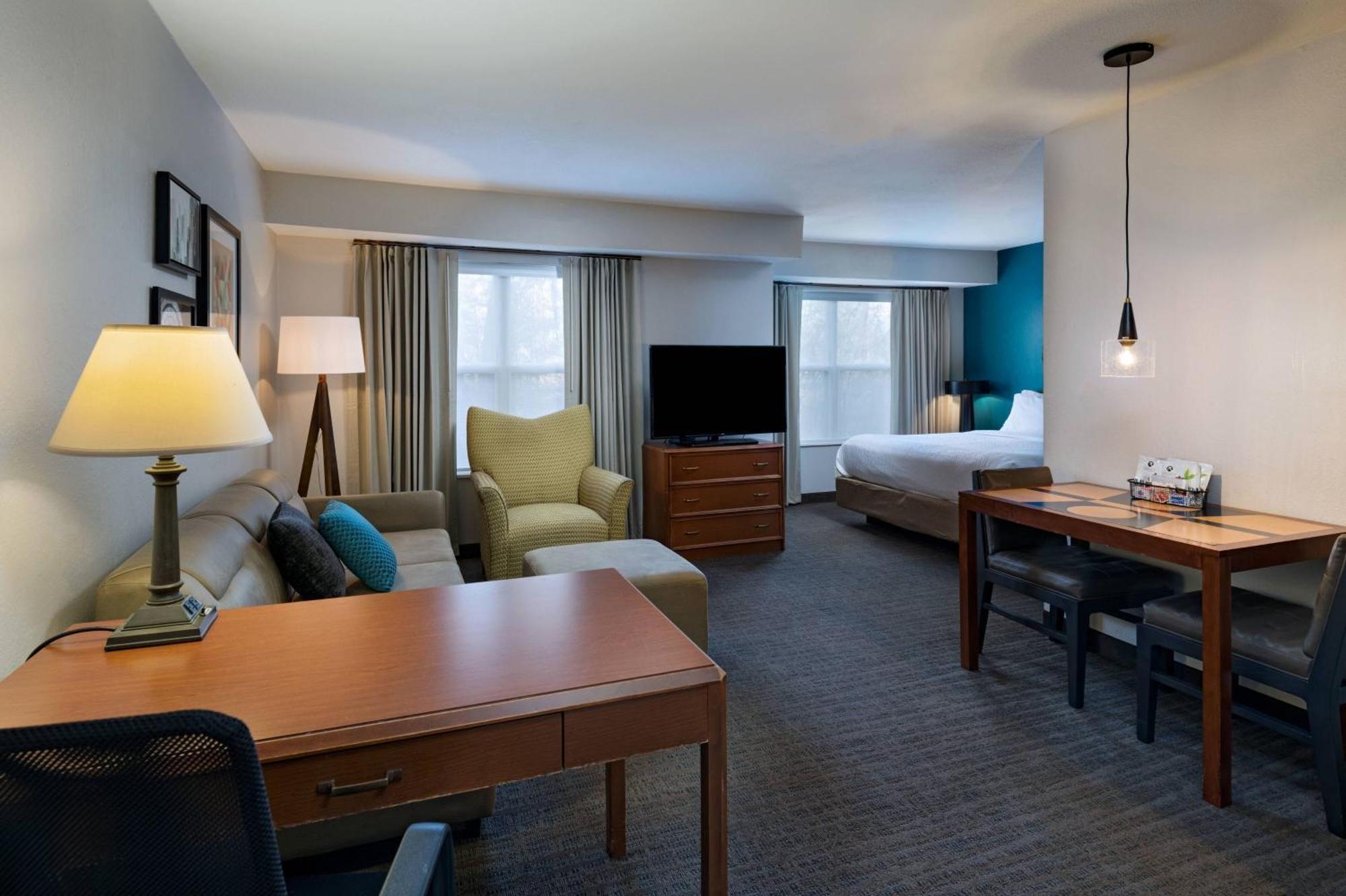 Airport Hotel